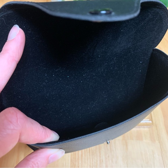 Ray-Ban Large Black Sunglasses Case - Picture 3 of 3